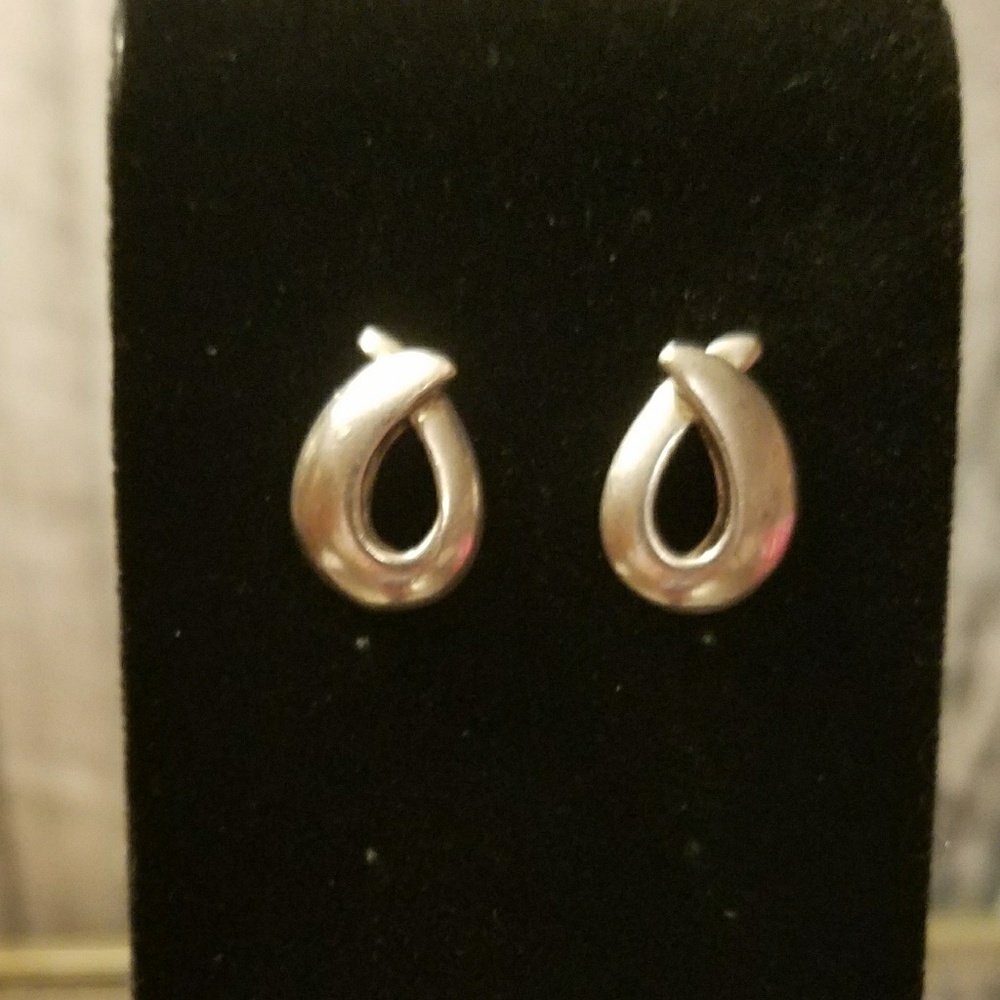 ❤🎁🎁925 Sterling silver earring❤❤🎁